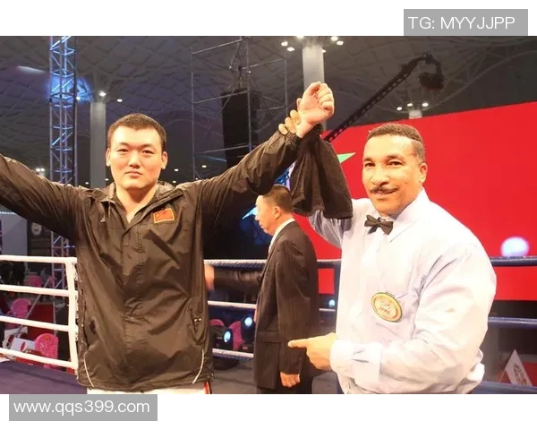 张君龙与索尔法拉巅峰对决谁能在拳坛中脱颖而出引发热议